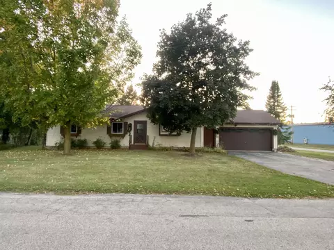 125 N Elm Ave, Gillett, WI 54124