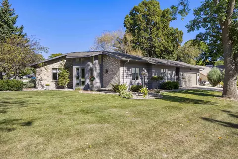 524 Riford Rd, Neenah, WI 54956