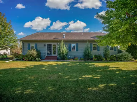 226 Yacoub Ln, Fond Du Lac, WI 54935