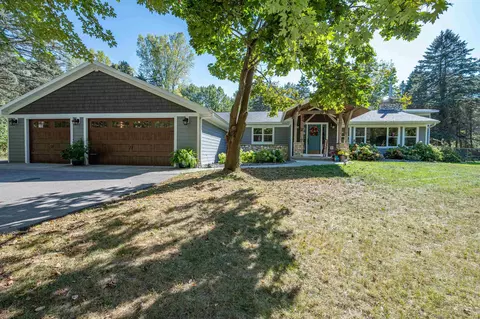 3671 Hallers Creek Rd, Green Bay, WI 54313