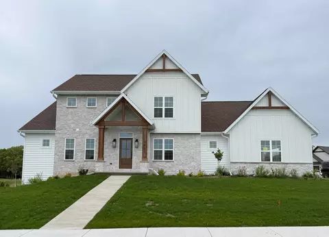 1801 Arbor Gate Ln, Green Bay, WI 54311