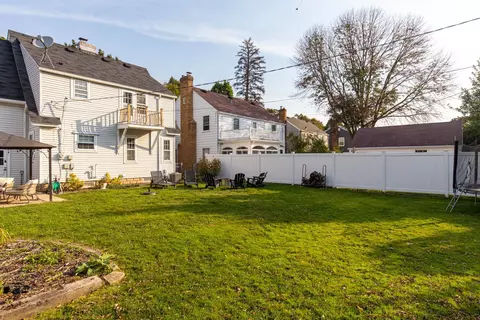 Exterior - 609 E Grant St, Appleton, WI 54911 photo 6 of 8