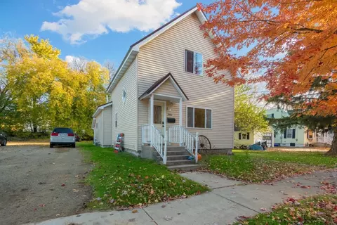 2440 Bangs St, Marinette, WI 54143