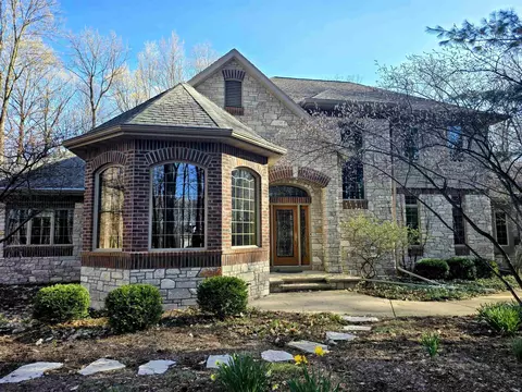 3665 Forest Heights Ln, Neenah, WI 54956