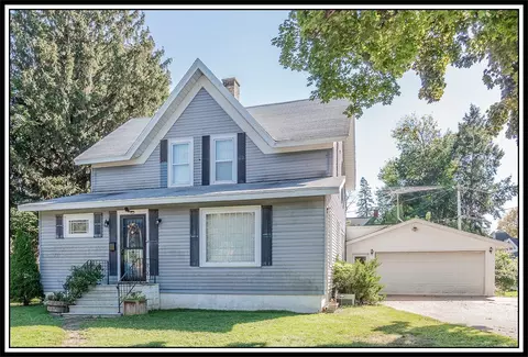302 W Washington St, New London, WI 54961