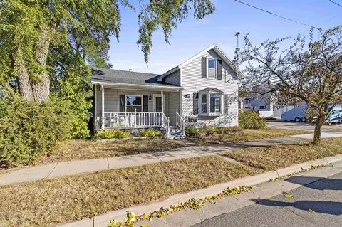 1714 Carney Ave, Marinette, WI 54143