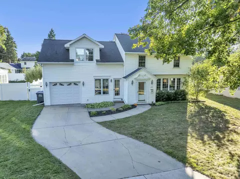 333 Iroquois Ave, Green Bay, WI 54301