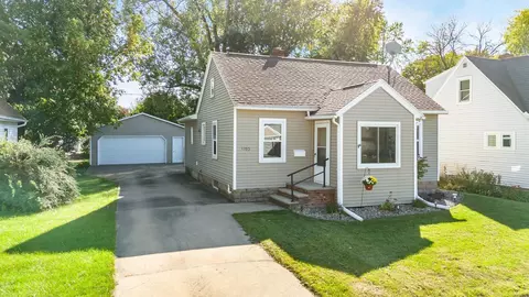 1703 W Summer St, Appleton, WI 54914