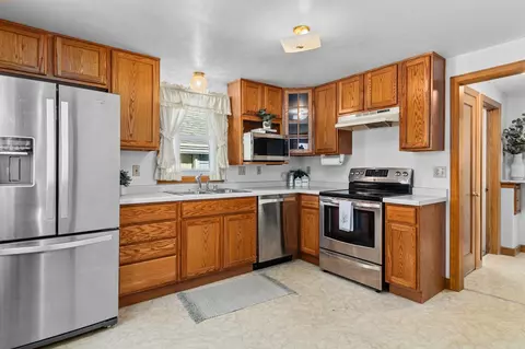 1042 W Grant St, Appleton, WI 54914 photo 3