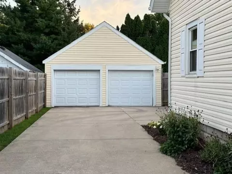 1029 W Bell Ave, Appleton, WI 54914 photo 2