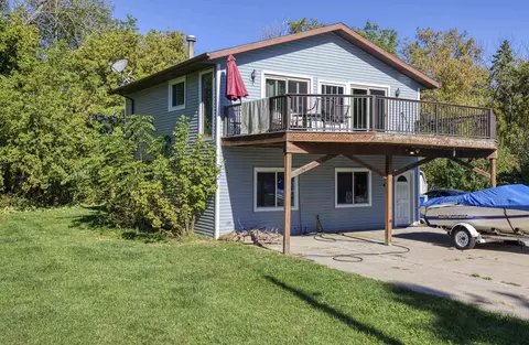 463 Rainbow Beach Rd, Neenah, WI 54956