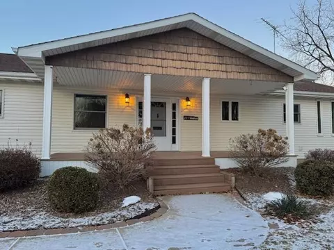 237 E Waushara St, Berlin, WI 54923