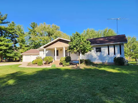 Exterior - 237 E Waushara St, Berlin, WI 54923 photo 3 of 18