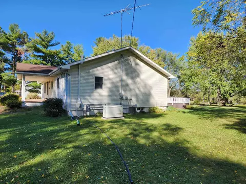 Exterior - 237 E Waushara St, Berlin, WI 54923 photo 5 of 18