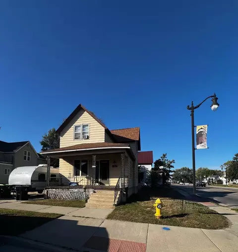 1000 18th Ave, Menominee, MI 49858