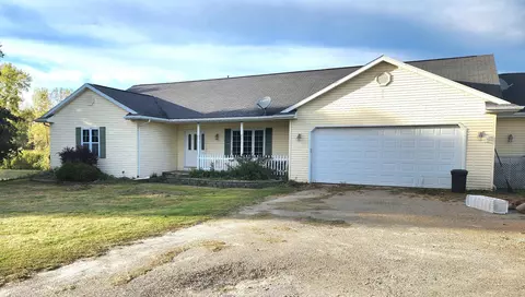 w8508 School Road, Hortonville, WI 54944