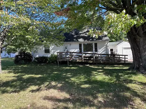 133 Maize St, Clintonville, WI 54929