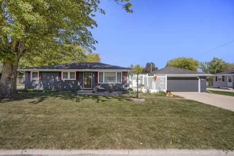 971 Sund St, Neenah, WI 54956