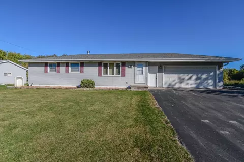 1673 Klaus St, Greenleaf, WI 54126