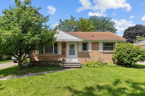 2107 N Owaissa St, Appleton, WI 54911