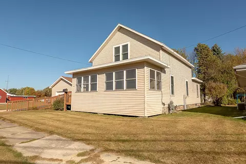 919 Jefferson St, Algoma, WI 54201