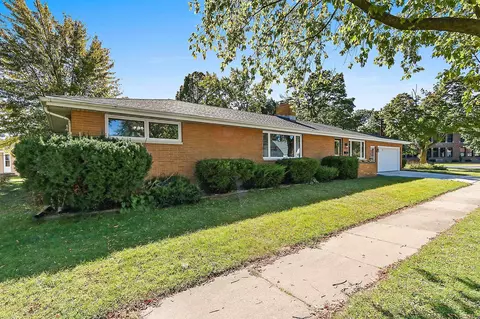 1115 W Franklin St, Appleton, WI 54914 photo 4