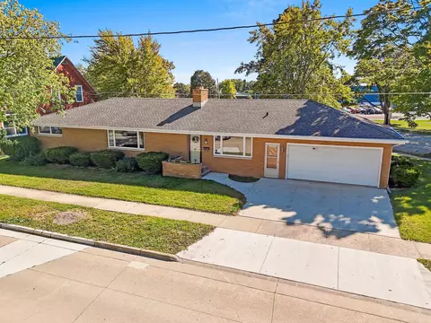 1115 W Franklin St, Appleton, WI 54914 photo 2