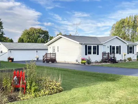 w4350 Tomahawk Lane, Cecil, WI 54111