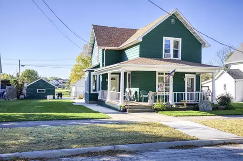 313 E 9th St, Kaukauna, WI 54130
