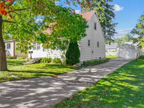 420 W 6th Ave, Oshkosh, WI 54902