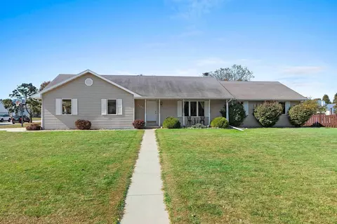 1199 Coprinus Dr, Green Bay, WI 54313