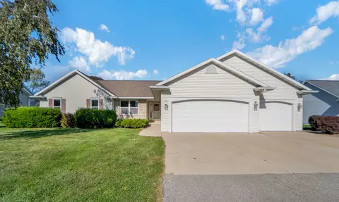 n8025 Lake Breeze Drive, Sherwood, WI 54169