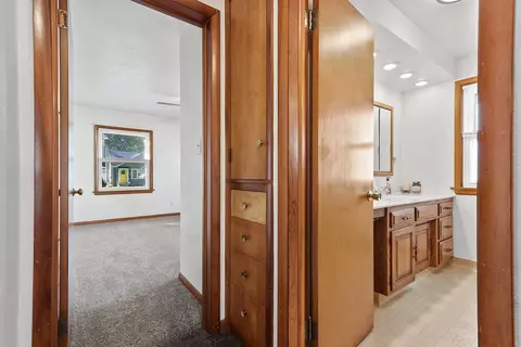 Entry Way - 1712 S Adams St, Appleton, WI 54915 photo 2 of 3