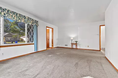 Living - 1712 S Adams St, Appleton, WI 54915 photo 4 of 4