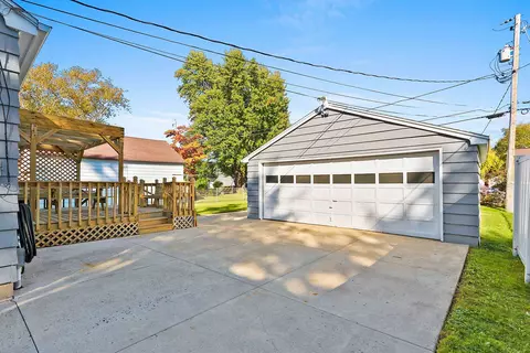 Exterior - 1712 S Adams St, Appleton, WI 54915 photo 10 of 13