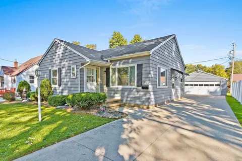 Exterior - 1712 S Adams St, Appleton, WI 54915 photo 11 of 13