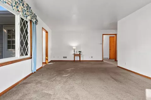 Living - 1712 S Adams St, Appleton, WI 54915 photo 3 of 4