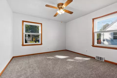 Bedroom - 1712 S Adams St, Appleton, WI 54915 photo 3 of 6