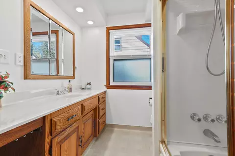Bath - 1712 S Adams St, Appleton, WI 54915 photo 1 of 3