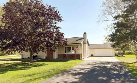 395 Black Wolf Ave, Oshkosh, WI 54902