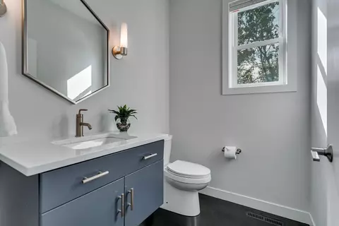 Bath - w5791 Parker Way, Appleton, WI 54915 photo 1 of 7