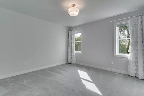 Bedroom - w5791 Parker Way, Appleton, WI 54915 photo 7 of 13
