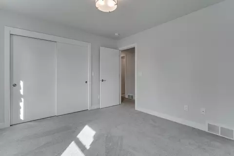 Bedroom - w5791 Parker Way, Appleton, WI 54915 photo 12 of 13