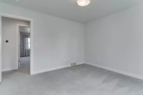 Bedroom - w5791 Parker Way, Appleton, WI 54915 photo 11 of 13