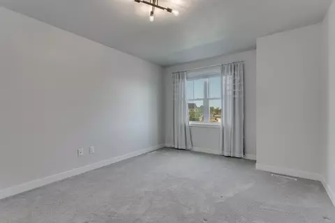 Bedroom - w5791 Parker Way, Appleton, WI 54915 photo 6 of 13