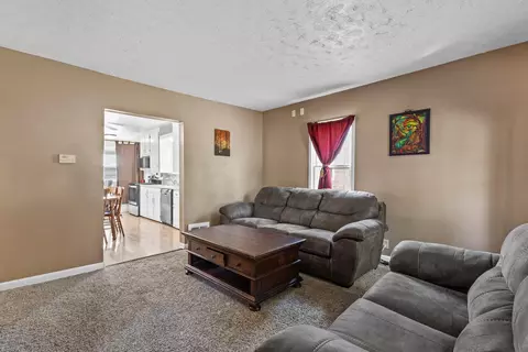 Entry Way - 1025 W 8th St, Appleton, WI 54914 photo 1 of 4