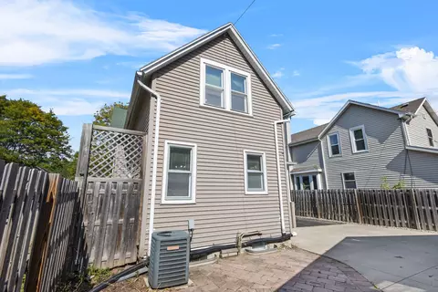 Exterior - 1025 W 8th St, Appleton, WI 54914 photo 10 of 18