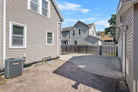 Exterior - 1025 W 8th St, Appleton, WI 54914 photo 9 of 18