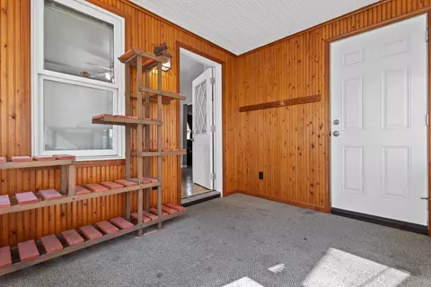 Exterior - 1025 W 8th St, Appleton, WI 54914 photo 5 of 18
