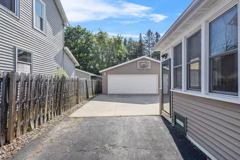 Exterior - 1025 W 8th St, Appleton, WI 54914 photo 7 of 18